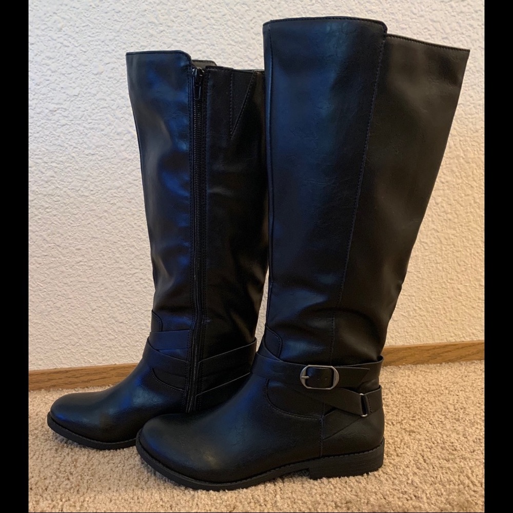 Black boots. Never worn. Size 9. Style & Co.